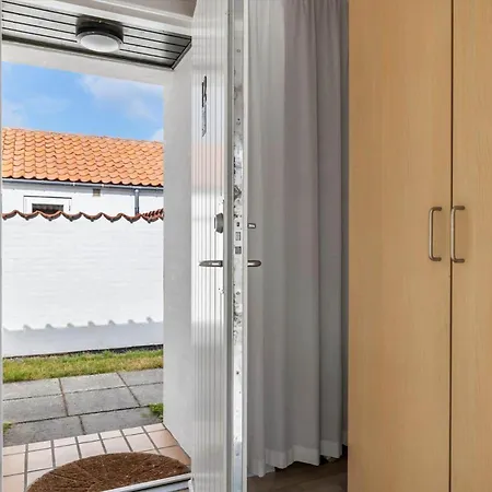 6852-allinge-sandvig-genvej-4-lejl-12 شقة *